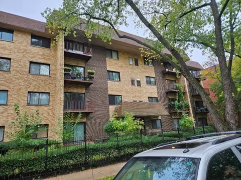 1629 W Greenleaf Ave #407, Chicago, IL 60626