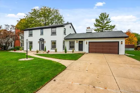 27 S Canterbury Rd, Aurora, IL 60506
