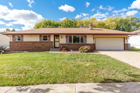 4404 Harvest Trl, Loves Park, IL 61111
