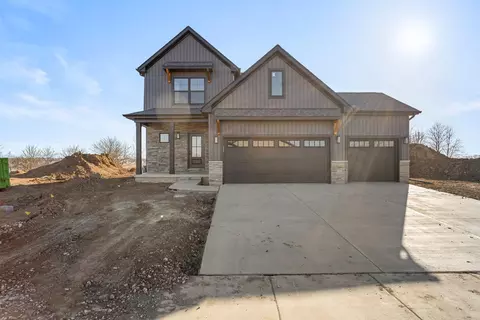 1930 Dahlia Dr, Mahomet, IL 61853