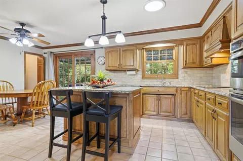 Kitchen - 4 Graystone Ct, Bloomington, IL 61704 photo 2 of 2