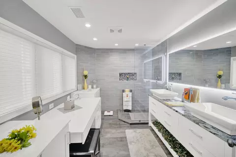 Bath - 891 Exeter Turn #E-1, Bourbonnais, IL 60914 photo 1 of 5
