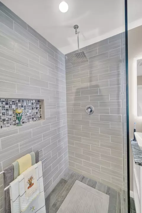 Bath - 891 Exeter Turn #E-1, Bourbonnais, IL 60914 photo 3 of 5