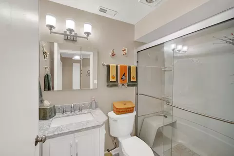 Bath - 891 Exeter Turn #E-1, Bourbonnais, IL 60914 photo 4 of 5