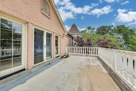 Exterior - 1206 Lathrop Ave, River Forest, IL 60305 photo 2 of 6