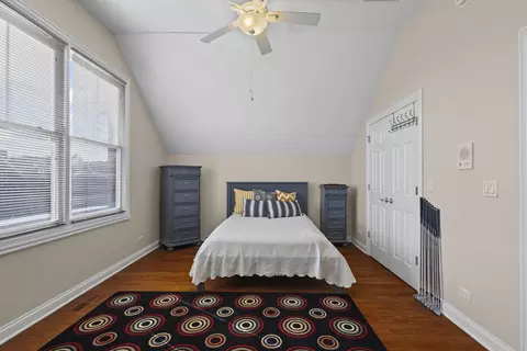 Bedroom - 2005 Valor Ct, Glenview, IL 60026 photo 3 of 3