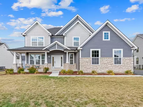 3604 Harmony Cir, Elgin, IL 60124