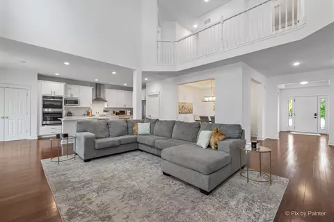Living - 3604 Harmony Cir, Elgin, IL 60124 photo 2 of 3