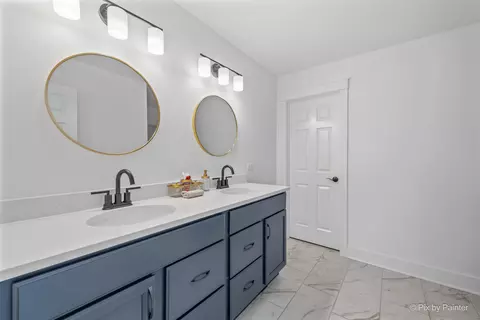 Bath - 3604 Harmony Cir, Elgin, IL 60124 photo 3 of 5