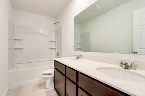 Bath - 12923 S Platte Trl, Plainfield, IL 60585 photo 3 of 3