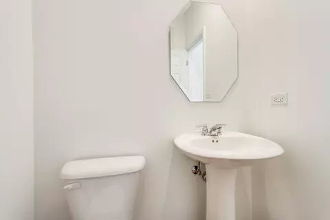 Bath - 12923 S Platte Trl, Plainfield, IL 60585 photo 1 of 3