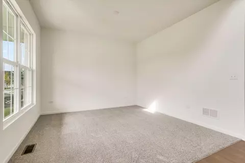 Living - 12923 S Platte Trl, Plainfield, IL 60585 photo 2 of 10