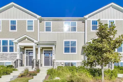 2376 Southwind Blvd, South Elgin, IL 60177