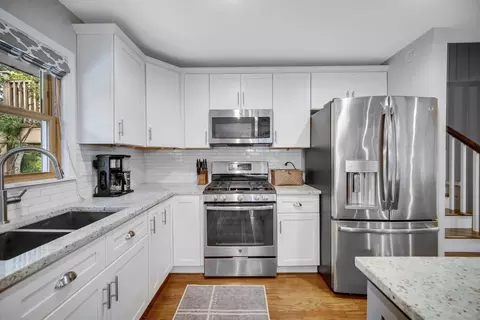 Kitchen - 529 Birch St, Itasca, IL 60143 photo 3 of 4