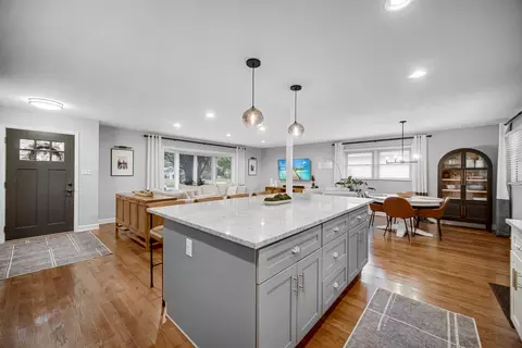Kitchen - 529 Birch St, Itasca, IL 60143 photo 4 of 4