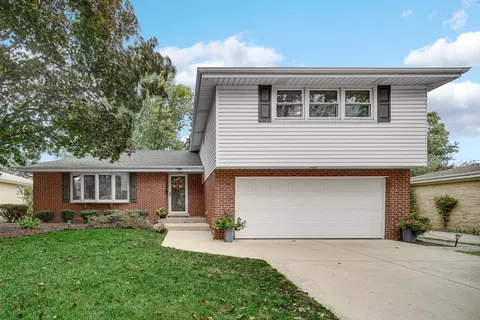 529 Birch St, Itasca, IL 60143