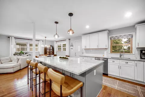 Kitchen - 529 Birch St, Itasca, IL 60143 photo 1 of 4