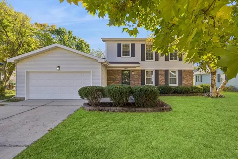 1041 Barlina Rd, Crystal Lake, IL 60014