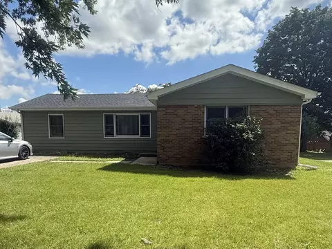 355 Hilltop Dr, North Aurora, IL 60542