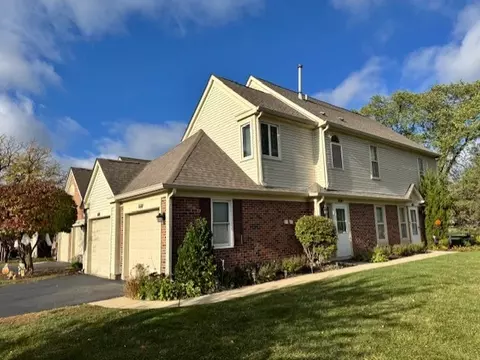 160 Inverness Ct #A, Elk Grove Village, IL 60007