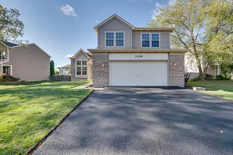2328 Lexington Ln, Naperville, IL 60540