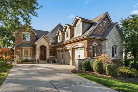 4004 Venard Rd, Downers Grove, IL 60515