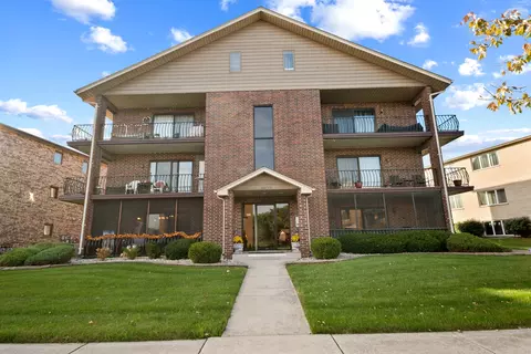 16718 Paxton Ave #1S, Tinley Park, IL 60477