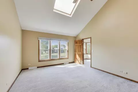 Bedroom - 552 Irvington Ct, Bartlett, IL 60103 photo 2 of 5
