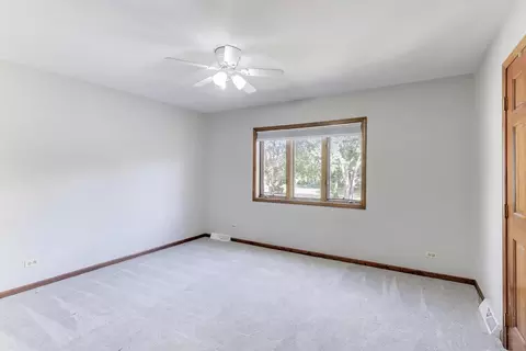 Bedroom - 552 Irvington Ct, Bartlett, IL 60103 photo 5 of 5