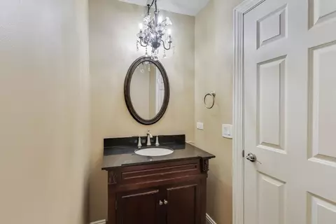 Bath - 552 Irvington Ct, Bartlett, IL 60103 photo 1 of 3