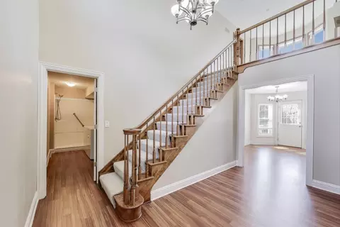 Entry Way - 552 Irvington Ct, Bartlett, IL 60103 photo 1 of 2
