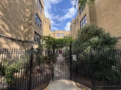 4411 N Sacramento Ave #1, Chicago, IL 60625