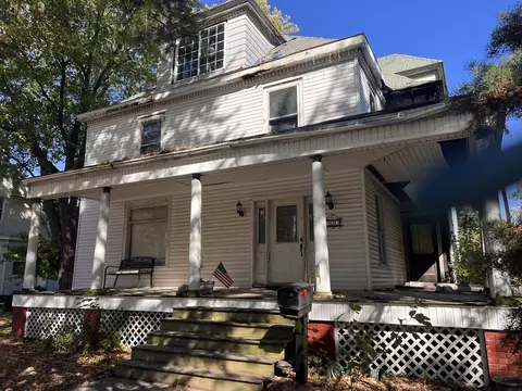 335 E Pells St, Paxton, IL 60957 photo 2