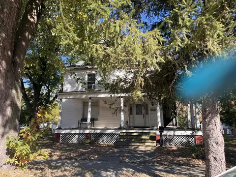 335 E Pells St, Paxton, IL 60957 photo 5