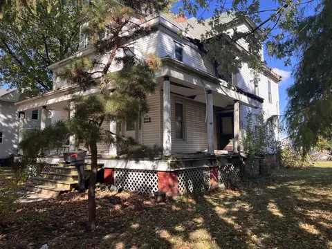 335 E Pells St, Paxton, IL 60957