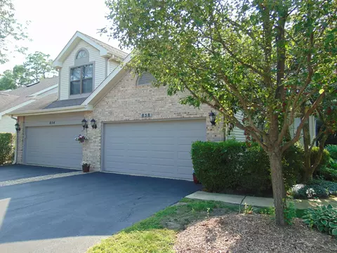 858 N Auburn Woods Dr, Palatine, IL 60067