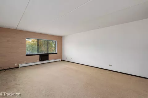 Living - 835 Pearson St #310, Des Plaines, IL 60016 photo 1 of 3