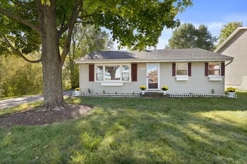 17983 W Gages Lake Rd, Grayslake, IL 60030