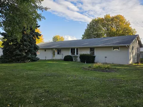 8950 Hoover Rd, Rock Falls, IL 61071