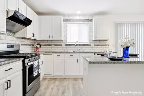 Kitchen - 1909 Kennedy Dr, Mchenry, IL 60050 photo 1 of 1