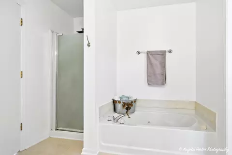 Bath - 1909 Kennedy Dr, Mchenry, IL 60050 photo 2 of 3