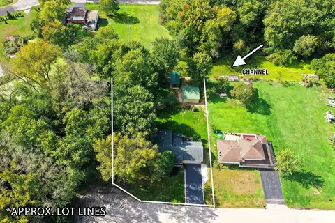 5009 Memory Trl, Mchenry, IL 60051