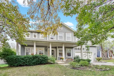 1010 Evergreen St, Mundelein, IL 60060