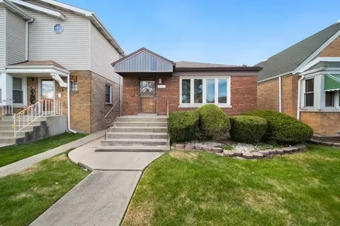 8034 S Sacramento Ave, Chicago, IL 60652