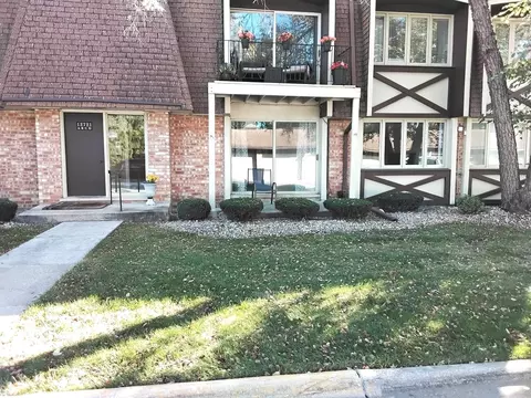 12721 Park Pl #2B, Crestwood, IL 60418
