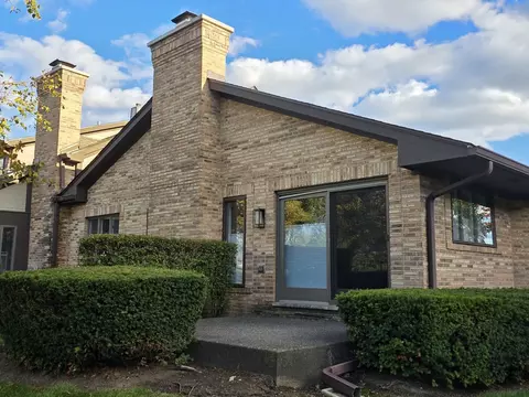 1764 Pebble Beach Dr, Hoffman Estates, IL 60169 photo 5