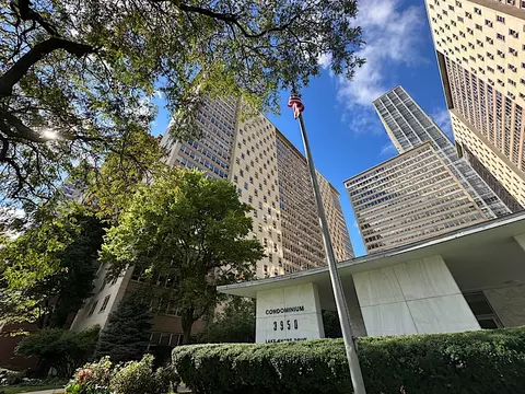 3950 N Lake Shore Dr #523D, Chicago, IL 60613