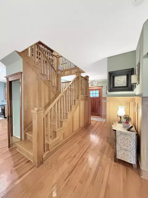 Entry Way - 580 Delmar Dr, Freeport, IL 61032 photo 3 of 9