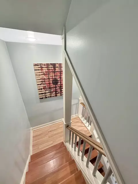 Entry Way - 580 Delmar Dr, Freeport, IL 61032 photo 7 of 9