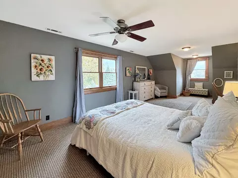 Bedroom - 580 Delmar Dr, Freeport, IL 61032 photo 6 of 9
